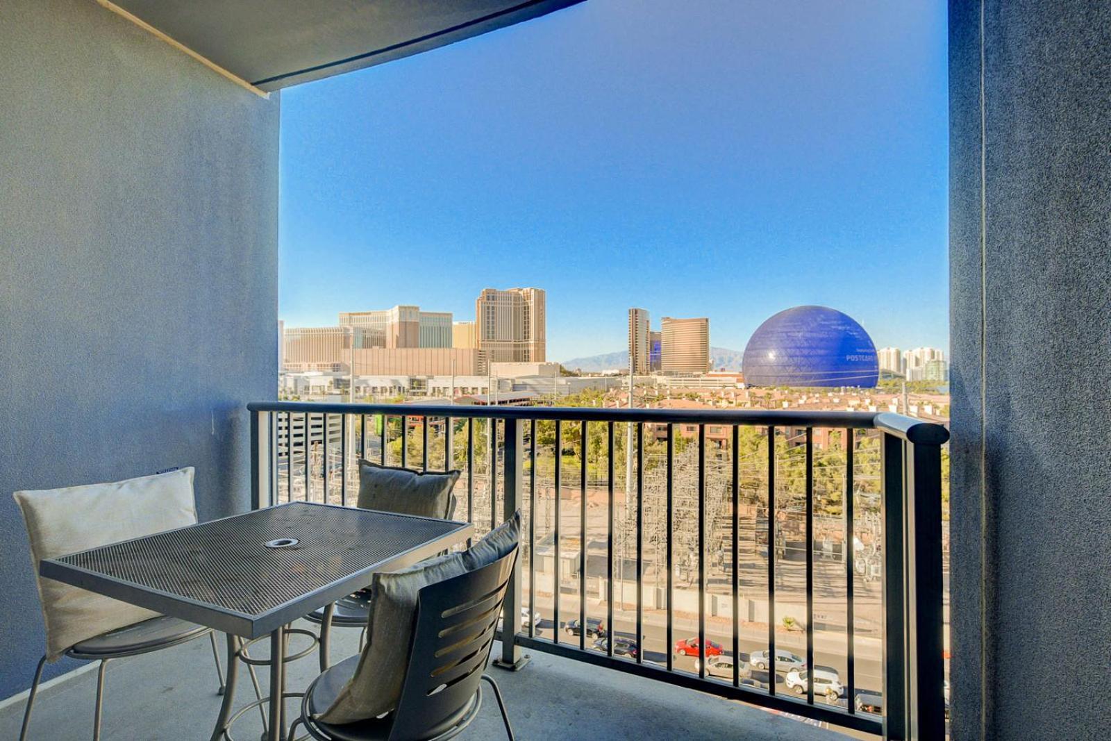 Modern Oasis Steps Away From The Las Vegas Strip Exterior photo